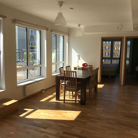 Raatuse 85 Deluxe Apartments Тарту Екстер'єр фото